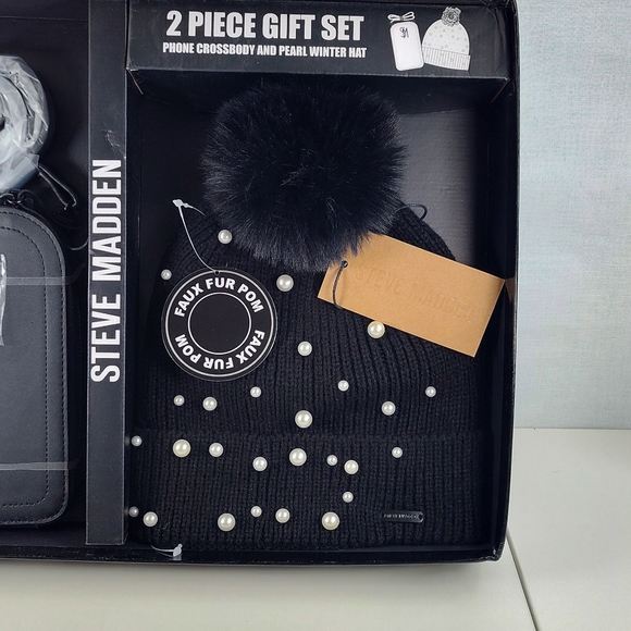 Steve Madden 2pc Gift Set - Phone Crossbody w/ Matching Beanie Hat Gift Box Set - Picture 6 of 16